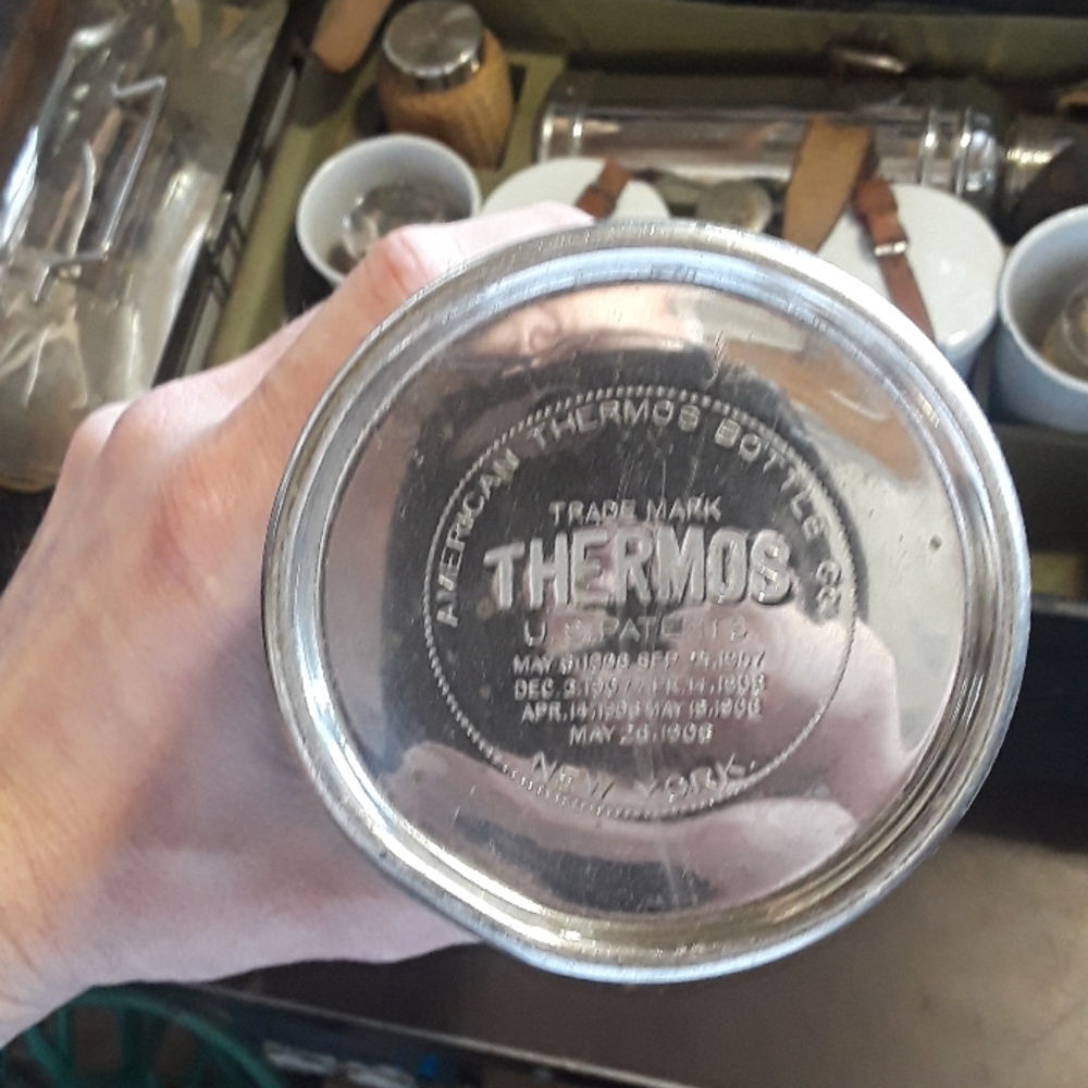 Vintage Picnic Chest - Picture 6 of 6